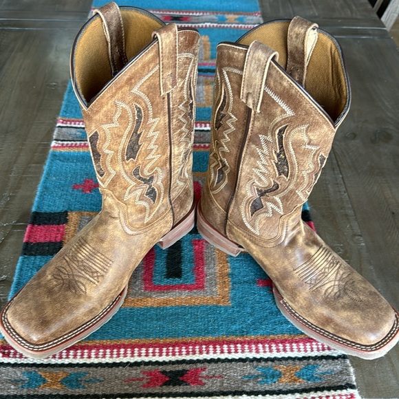 LAREDO MEN'S DISTRESSED LEATHER WESTERN BOOTS - BROAD SQUARE TOE - Picture 6 of 14